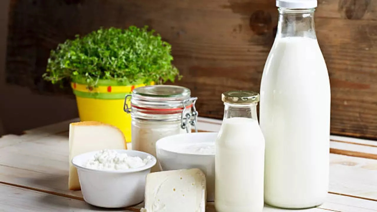 Is Flavoured Yogurt, Milk And Curd Actually Good For Your Gut Health? Nutritionist Answers