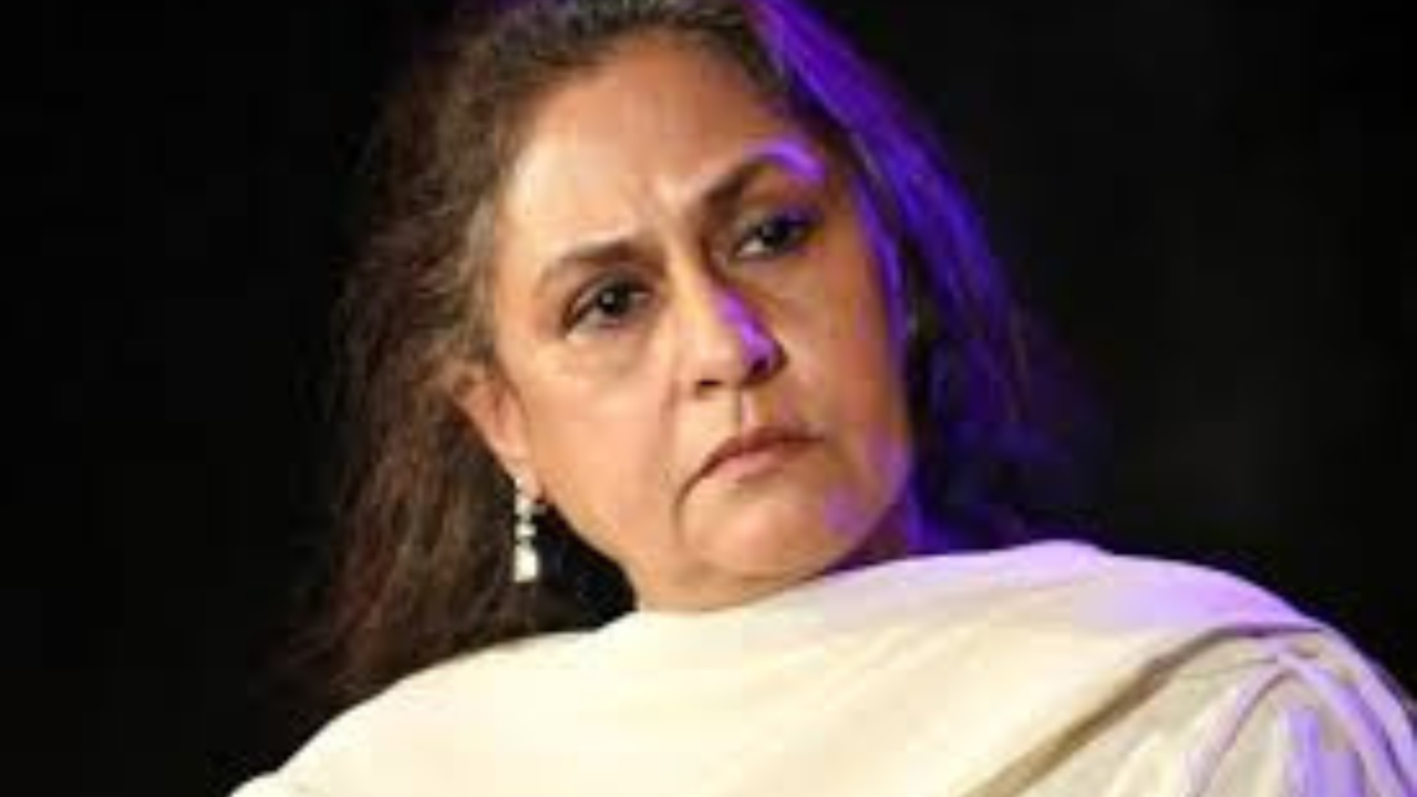 Breaking News: Jaya Bachchan In Vikas Bahl’s Comedy Film Darwaza