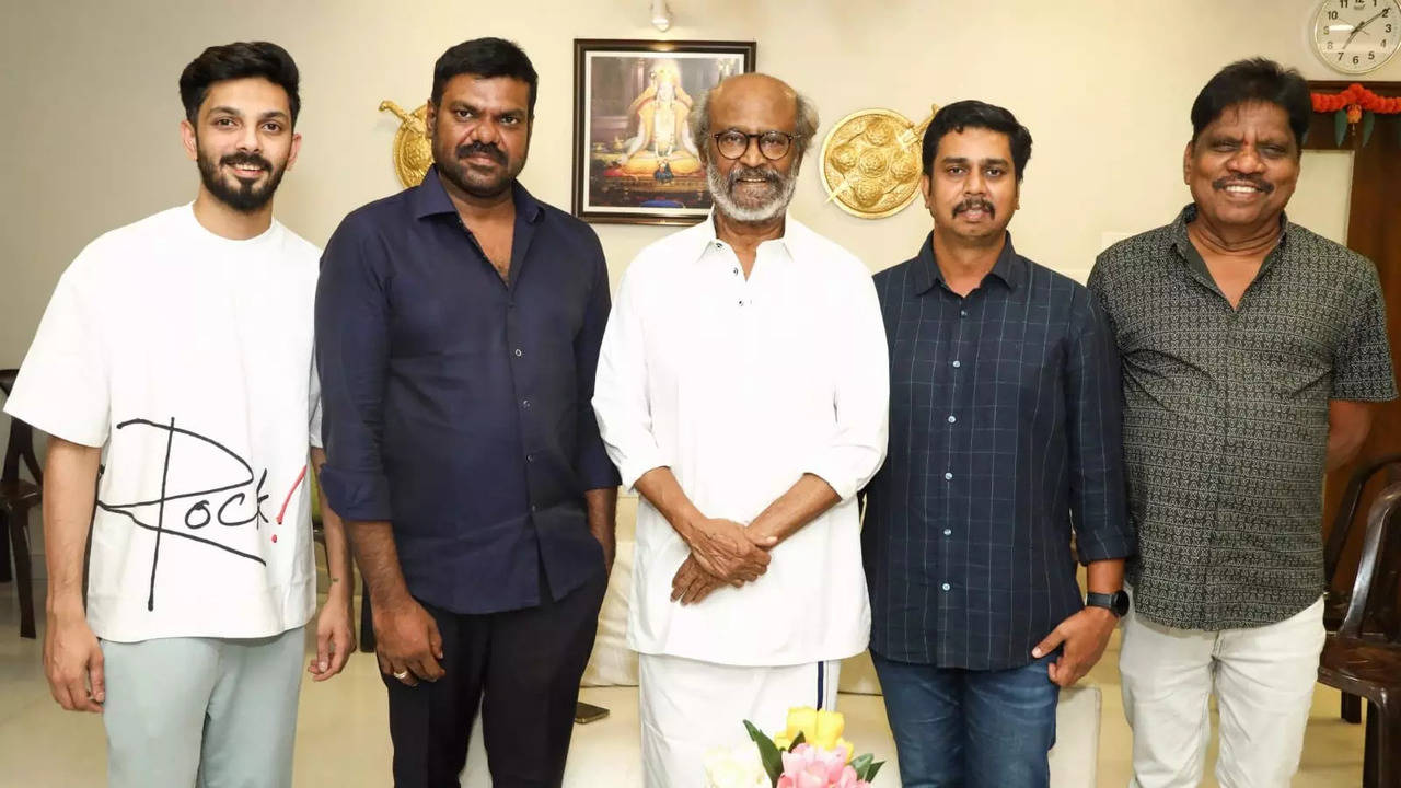 Rajinikanth enjoys the success of Vettaiyan