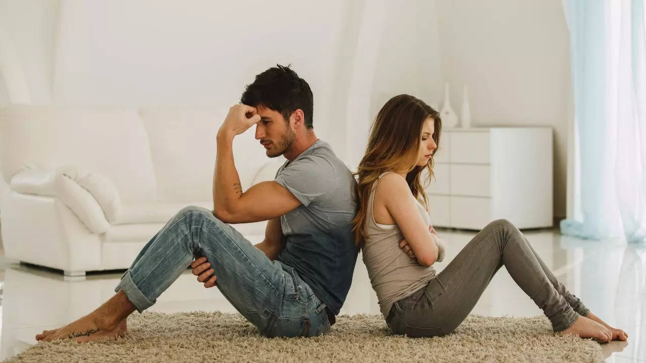 Are Your Past Relationships Affecting Your Present One? Look For These Signs