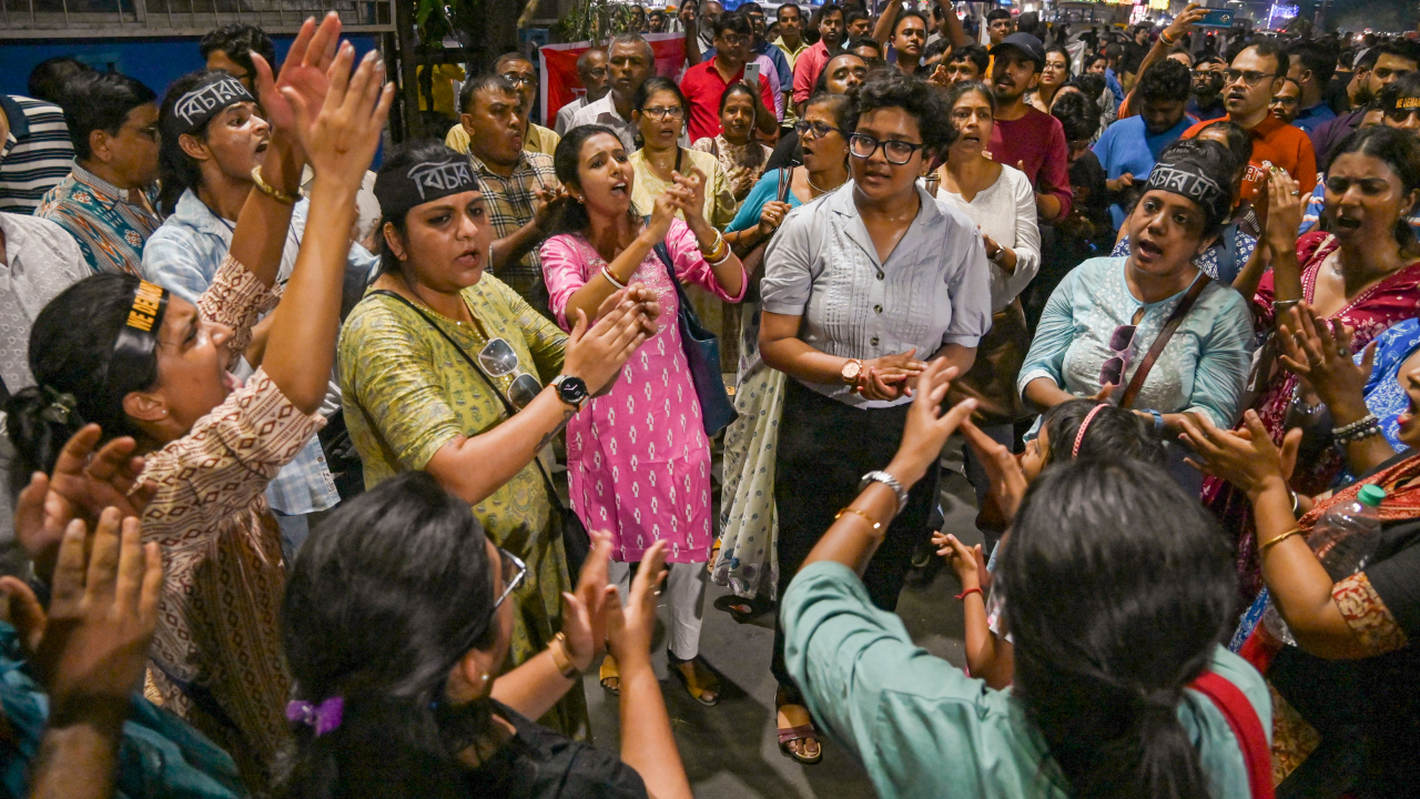 kolkata doctor detained for wearing rg kar protest t-shirt, badge during government event