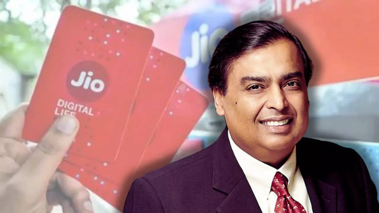 Reliance Jio Launches New Mobile RJioBharat V3 and V4 phones with 4G features