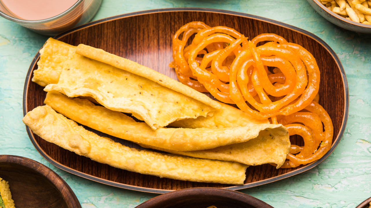 Do You Know What and Why Gujarati Fafda Jalebi Is Special For During Occasions?