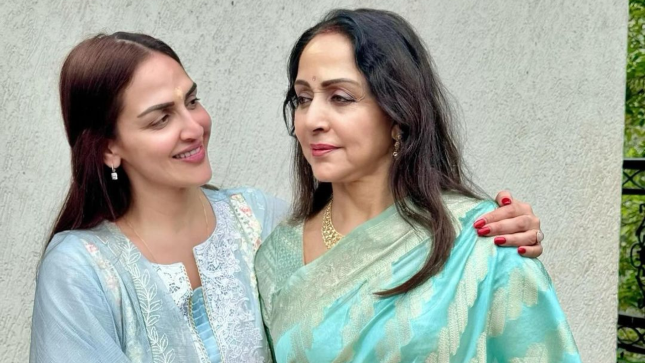 Esha Deol Sends Birthday Love To 'Adorable Mumma' Hema Malini, Treats Fans To Unseen Pic. Netizens REACT (Image Credit: Instagram)