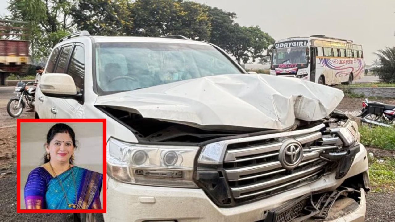 Dhananjay Munde Wife Rajashri Munde injured in Car Accident