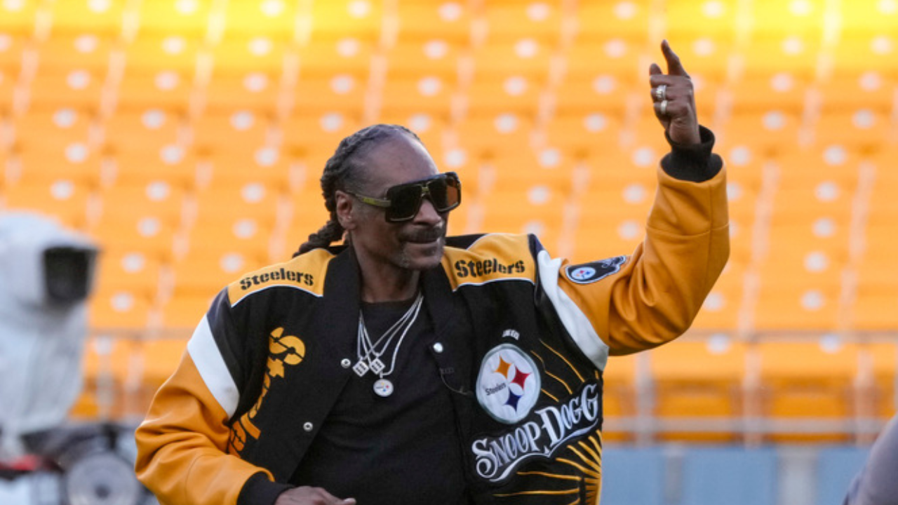 Snoop Dogg At Steelers