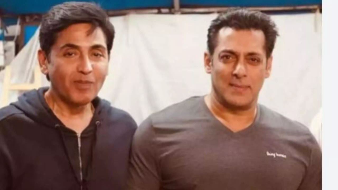 When Cops Failed To Recognise Salman Khan As He Drove on Footpath, Aasif Sheikh Recalls