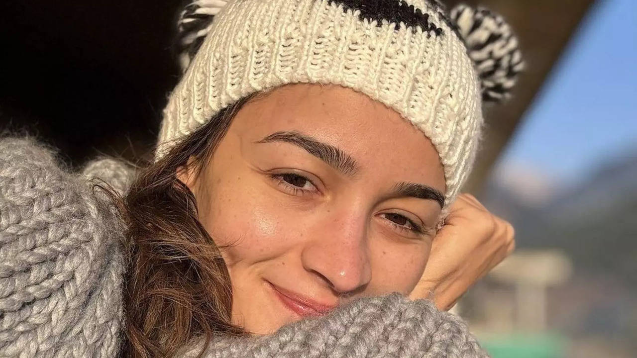 Alia Bhatt Flaunts Cutest Smile As She Drops Pics From Alpha Shoot In Kashmir, Fans Call Actress 'Sunshine'