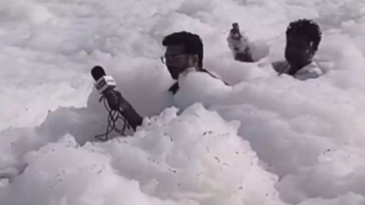 Smog in Delhi: Journalist Takes A Dip In Yamuna's Toxic White Foam During Boat Ride