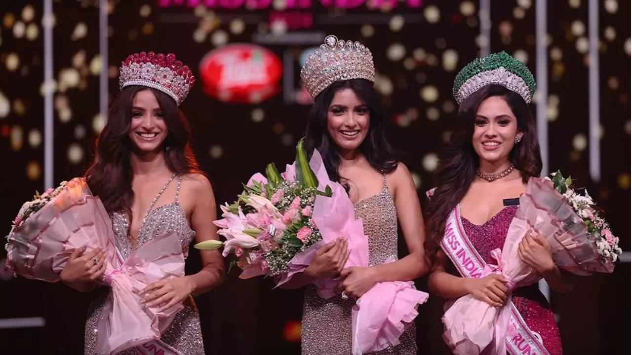 Rekha Pandey, Nikita Porwal and Aayushi Dholakia