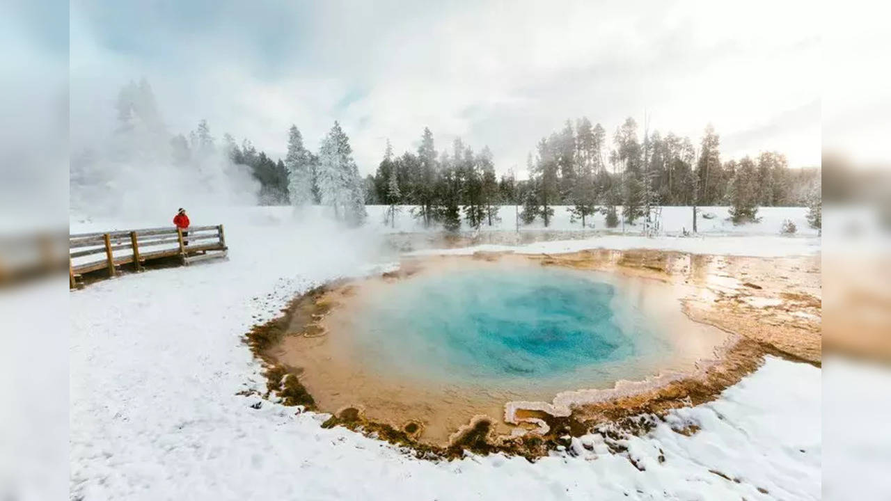 Snowstorm Seen At Yellowstone National Park  (Photo Credits: Twitter)