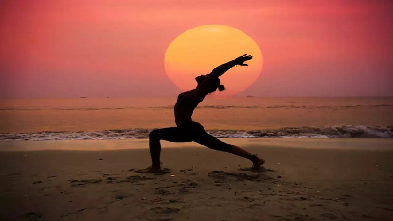 Surya Namaskar (Photo: Freepik)