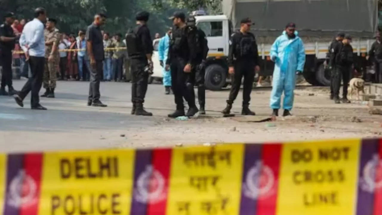 bomb threat, delhi, PTI