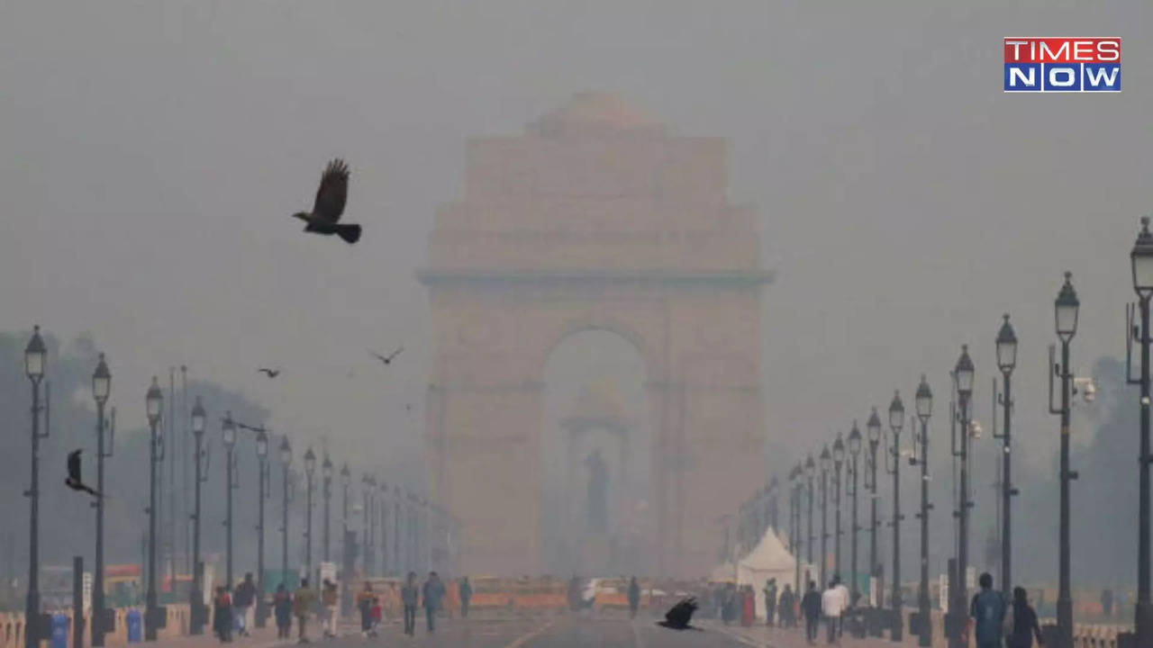 Delhi Pollution Holidays? Parents Demand Schools to Be Closed as AQI Hits Severe Mark Ahead of Diwali