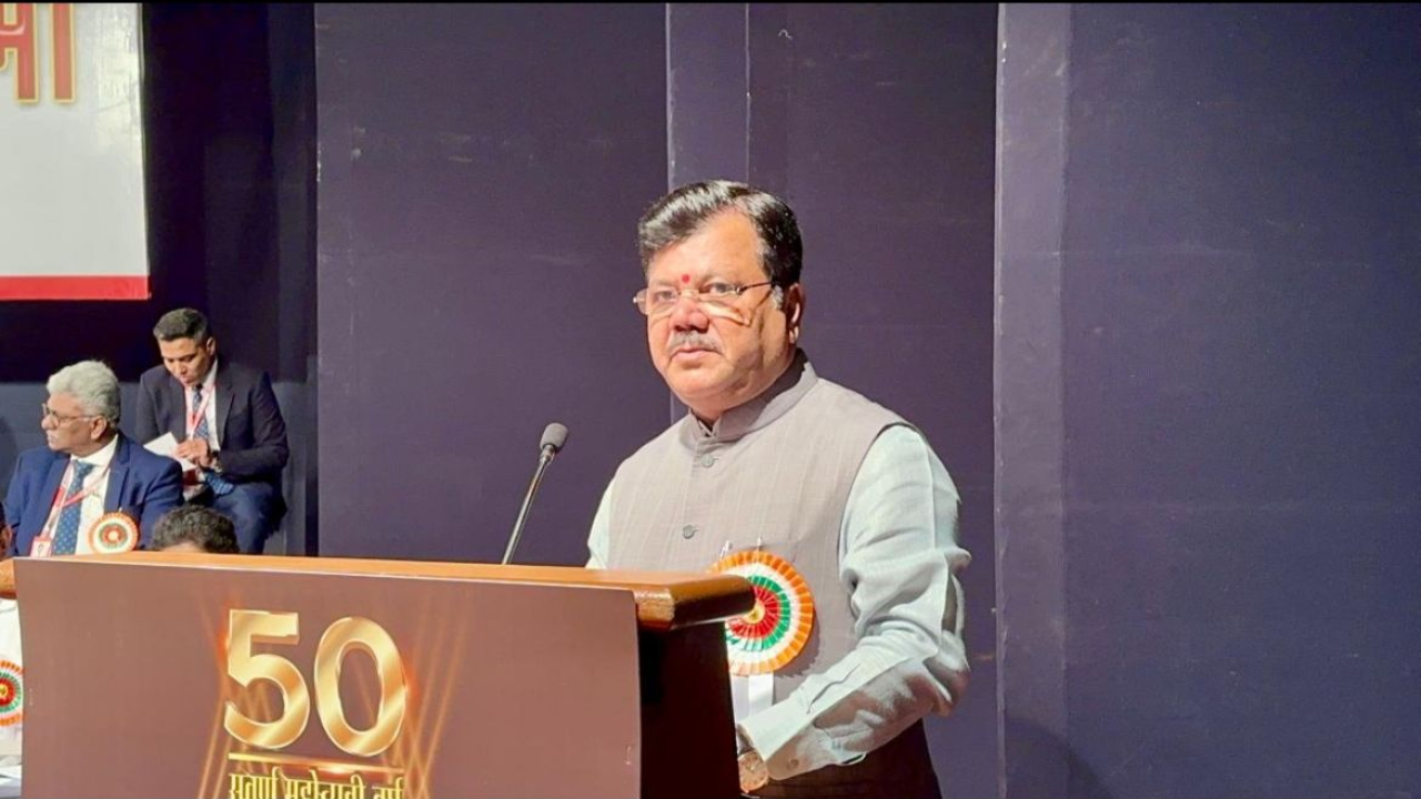 bjp's pravin darekar labels anil deshmukh’s autobiography as'besharmi', criticises mva