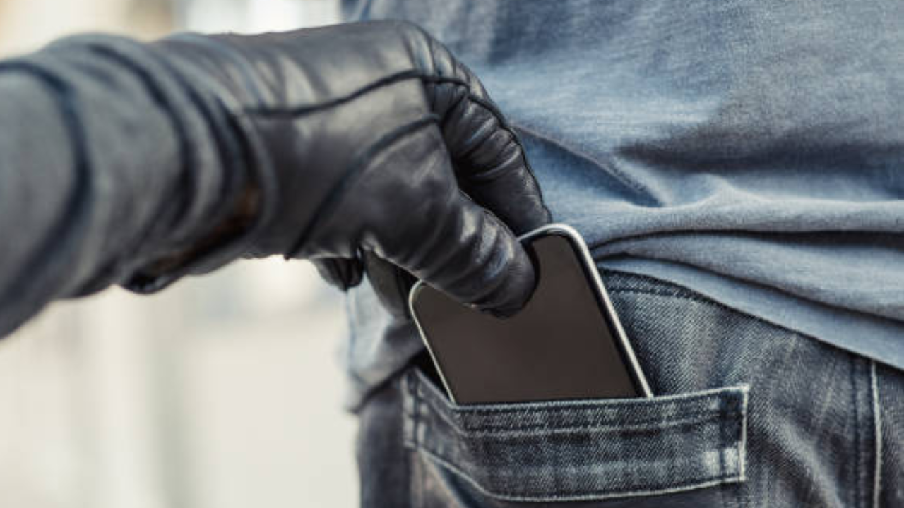 Man stabbed to death for resisting mobile snatching bid. (Representational Image)