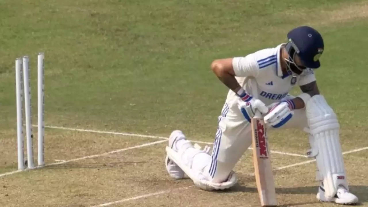 Virat Kohli Puts Head Down, Walks Away Gutted After Bizarre Full Toss Dismissal vs New Zealand: WATCH