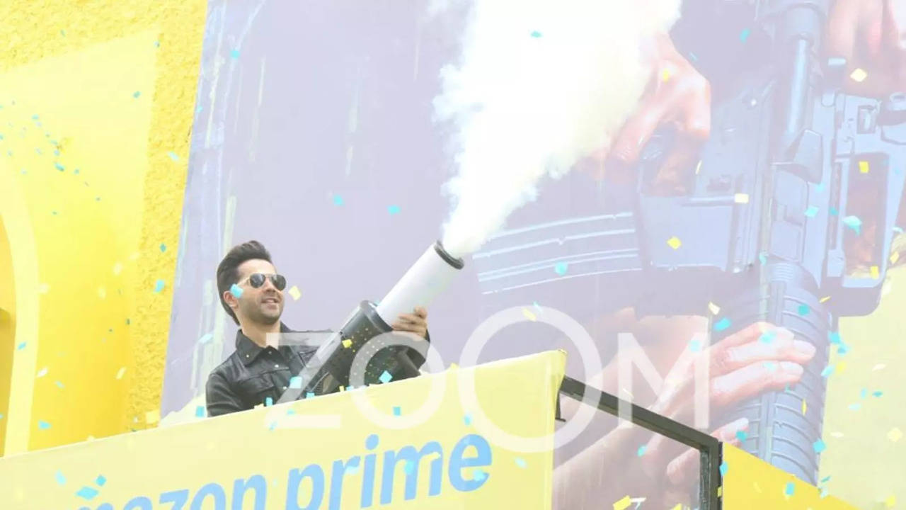 ​Varun Dhawan Unveils Citadel Honey Bunny Poster At Mumbai's Gaiety Galaxy, Makes Grand Entry On Bike. See EXCLUSIVE Pics​ (Image Credits: Jayesh Ghotkar​)