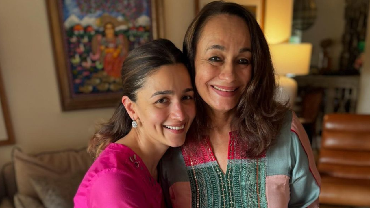 ​Alia Bhatt Sends Birthday Love To 'Mothership' Soni Razdan With Heartwarming Post: You Are The Centre Of Our Universe​ (Image Credit: Instagram)