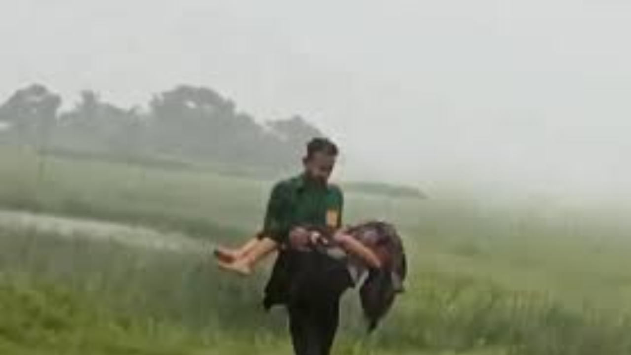 Ambulance worker risks his life to help villagers