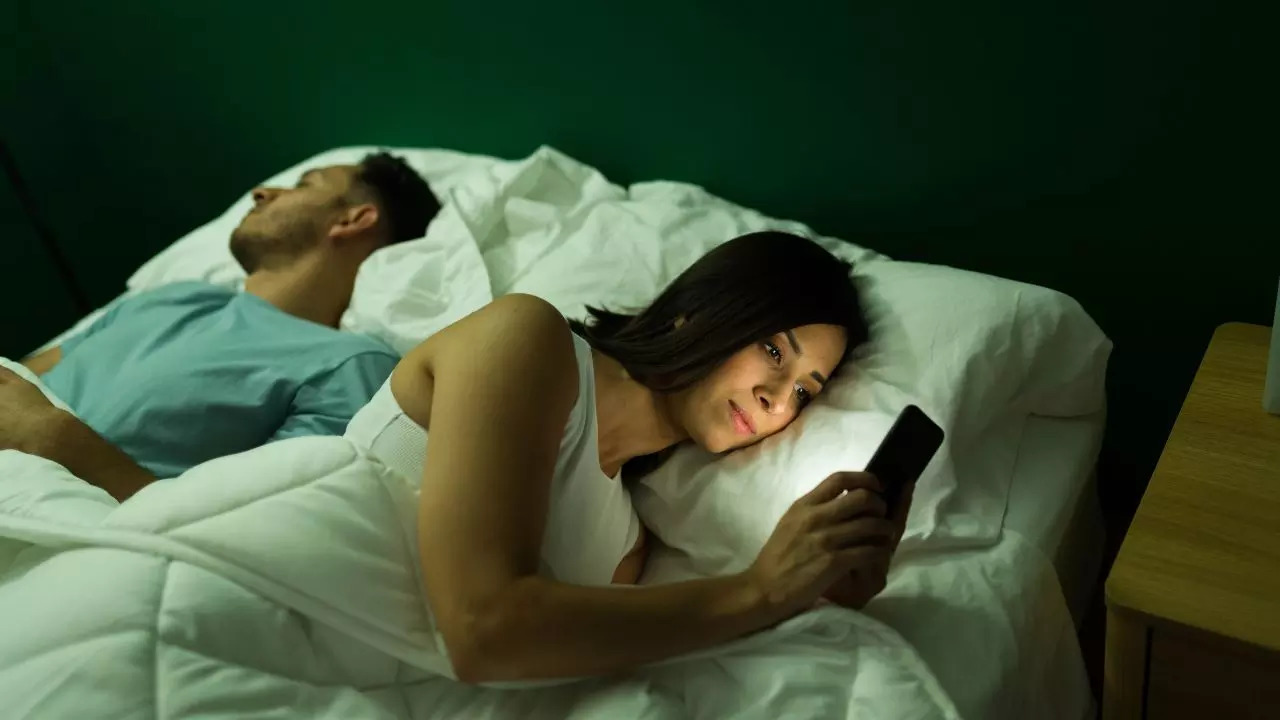 Telling Signs Your Girlfriend Has Slept With Someone Else