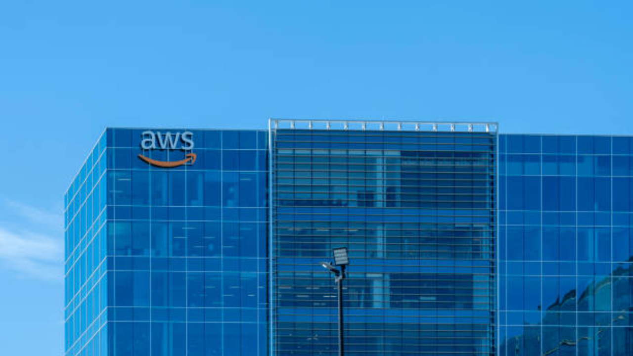 AWS Chief Defends 5-Day Office Rule