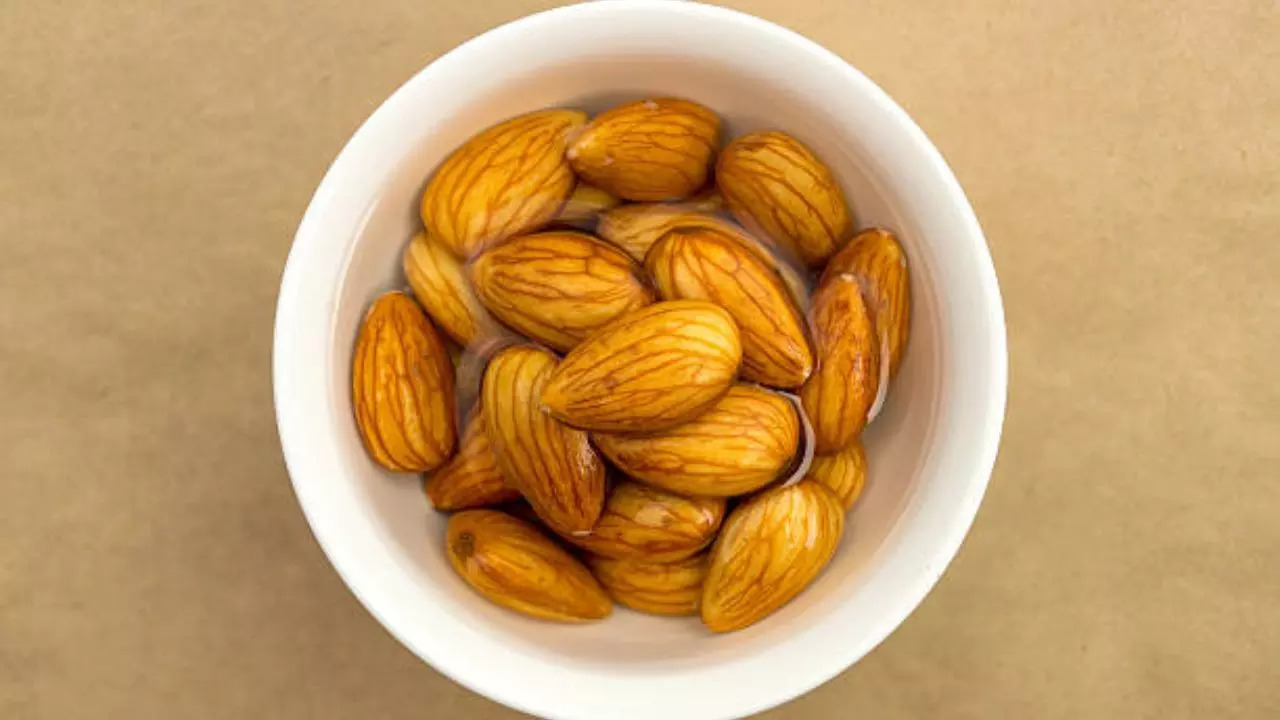 Why You Should Eat Soaked Nuts First Thing In The Morning?