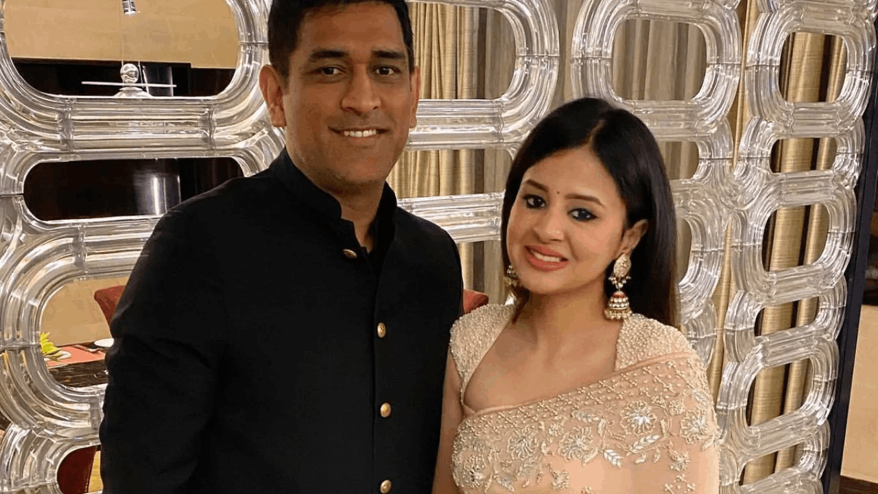 MS Dhoni Sakshi