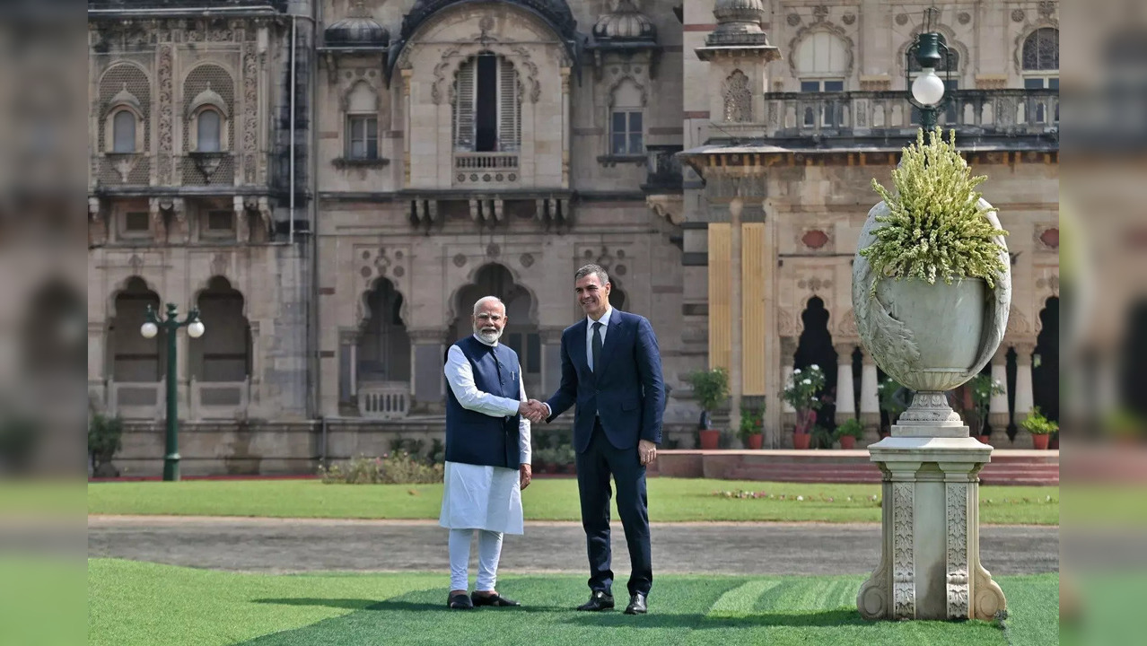 PM Narendra Modi In Vadodara LIVE PM Modi Spanish President Sanchez Hold Delegation Level Talks At Lakshmi Vilas Palace In Vadodara