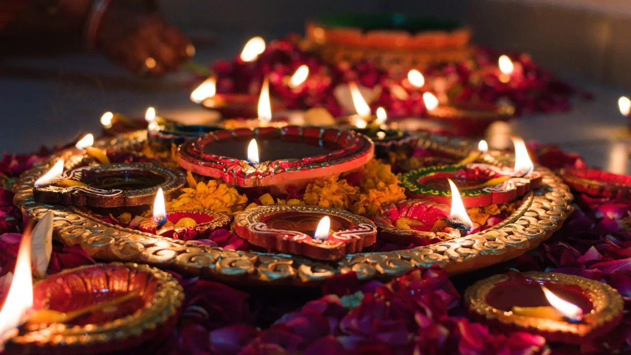 Diwali 2024 Date And Time Live When Is Diwali In India Lakshmi Puja Shubh Muhurat And Deepavali Vrat Katha Wishes Quotes Images  