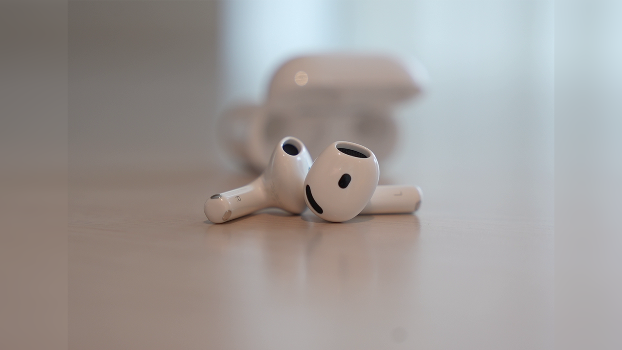 AirPods 4