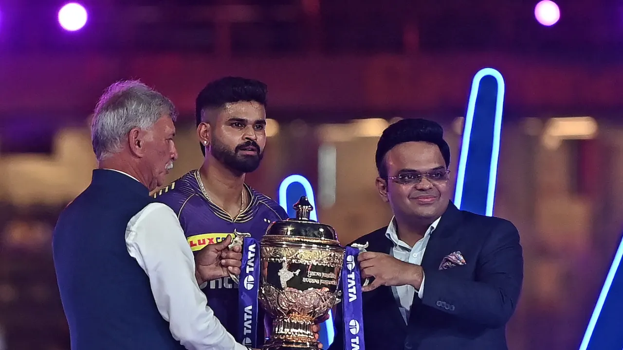 Shreyas Iyer IPL trophy