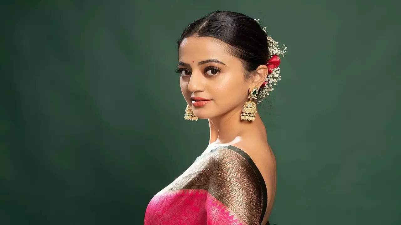 Helly Shah Gets Nostalgic As She Talks About Celebrating Diwali In Childhood - Exclusive