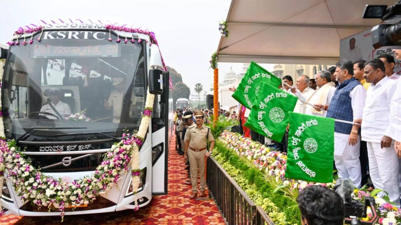 ಸಿಎಂ ಸಿದ್ದರಾಮಯ್ಯ, ಡಿಸಿಎಂ ಡಿಕೆ ಶಿವಕುಮಾರ್ ಮತ್ತು ಸಾರಿಗೆ ಸಚಿವ ರಾಮಲಿಂಗಾರೆಡ್ಡಿ