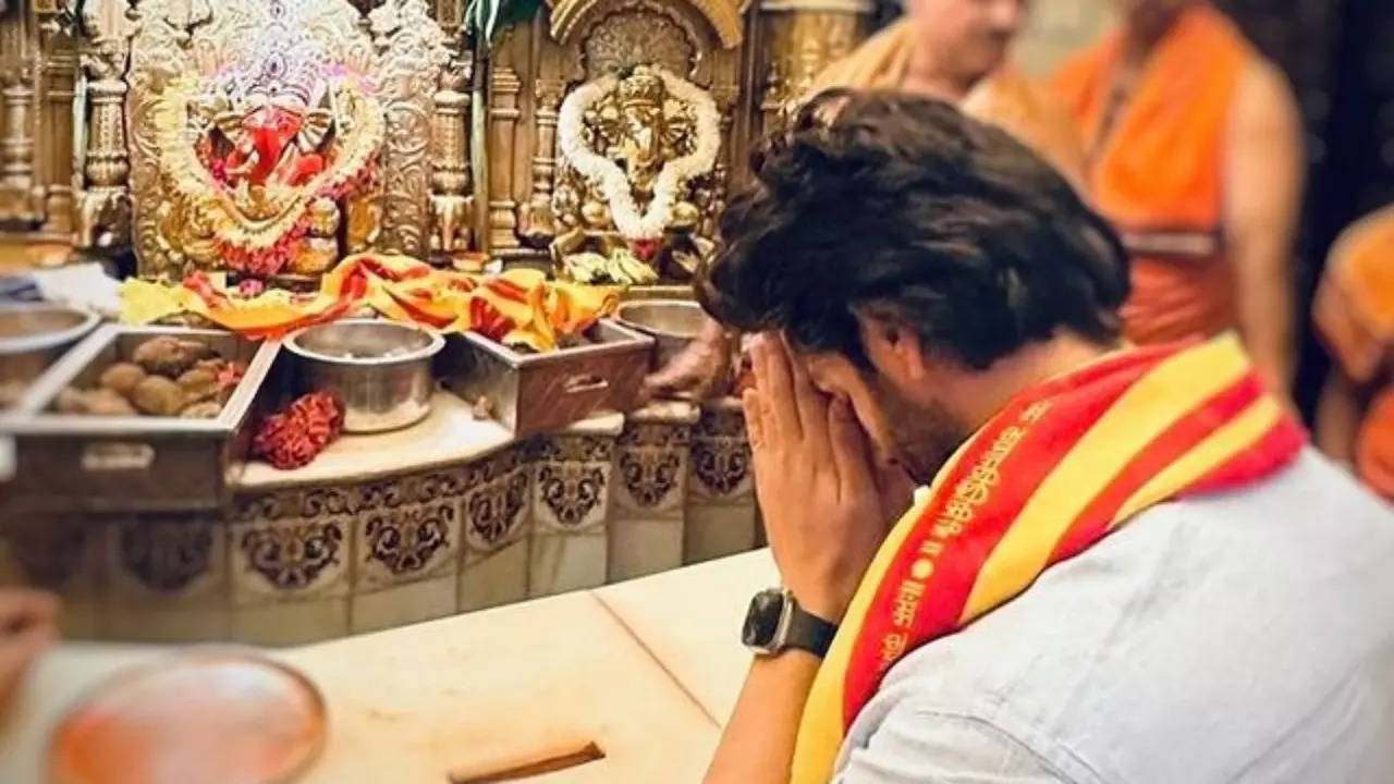 kartik aaryan thanks ganpati bappa for 'biggest friday' after bhool bhulaiyaa 3's thunderous opening