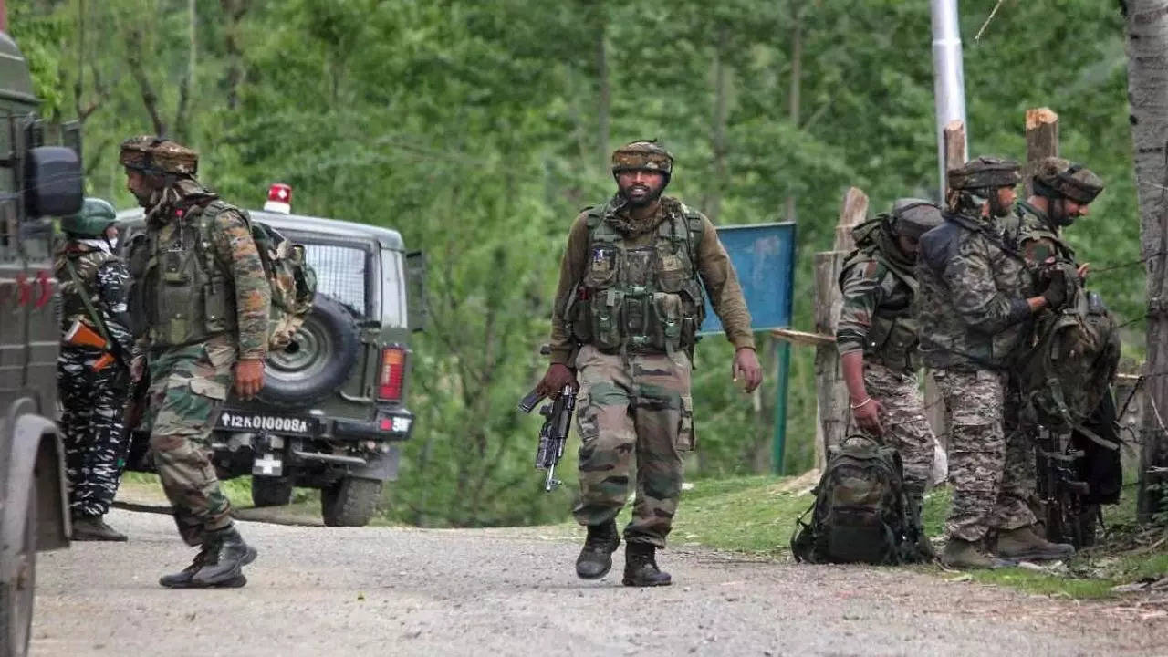 terrorists target non-local labourers in jammu and kashmir budgam, two injured