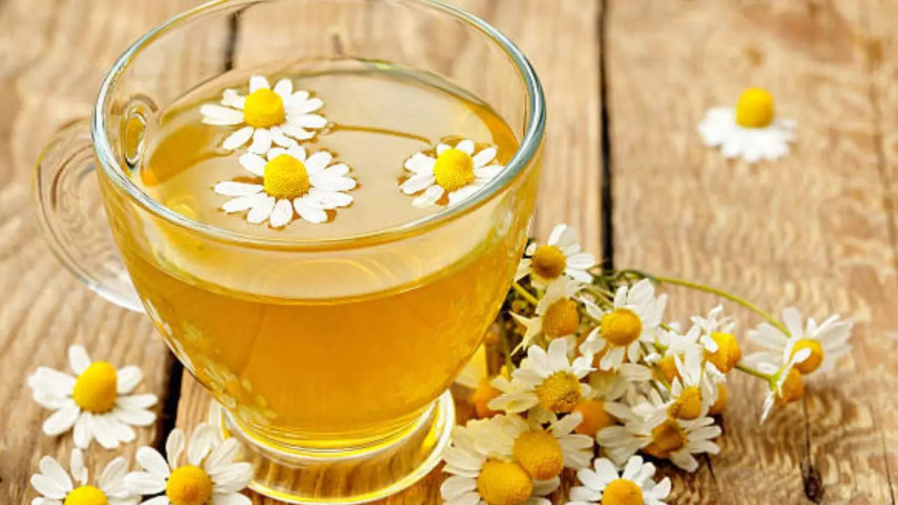 Can Chamomile Tea Help You Get Rid Of Acne? Know Its Benefits Beyond Stress Reduction