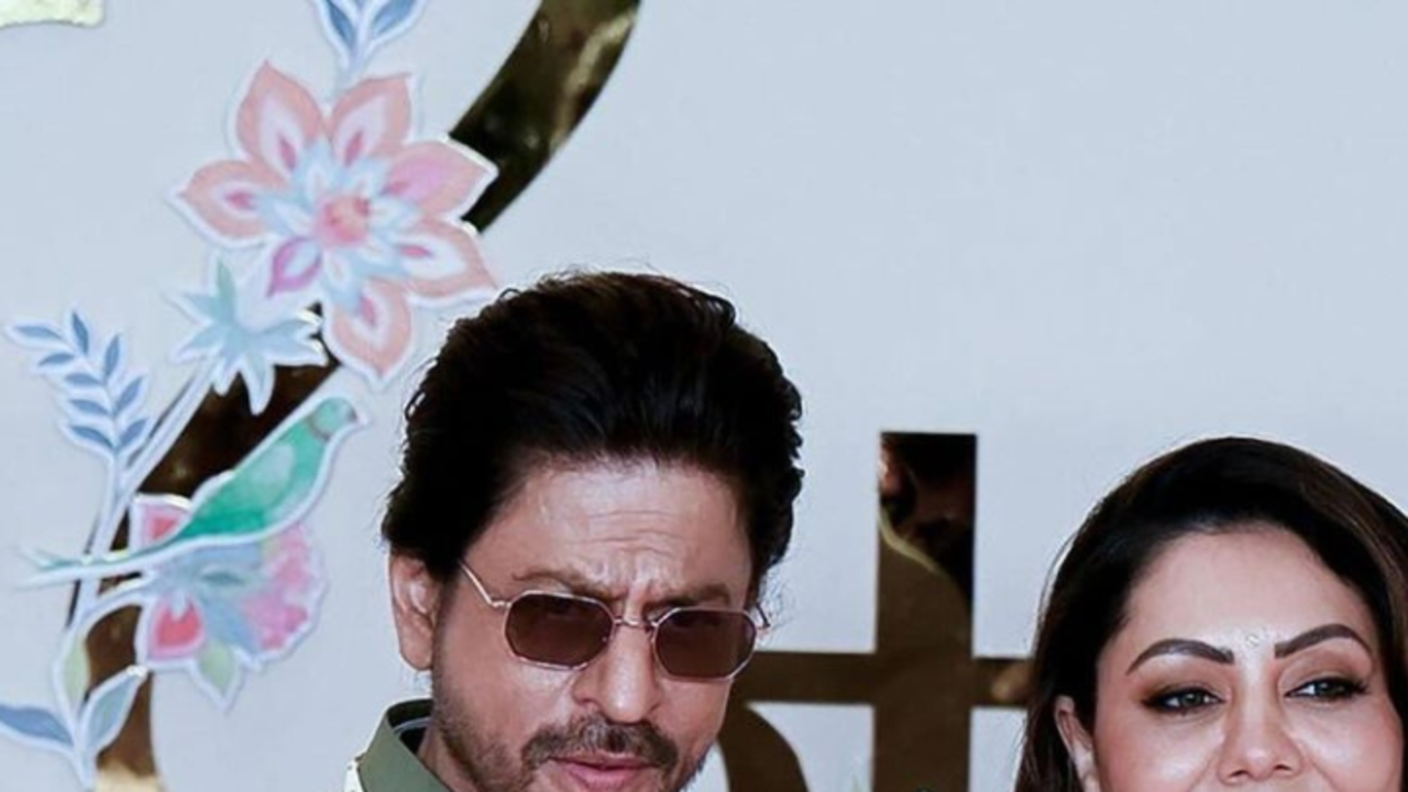 SRK's style!