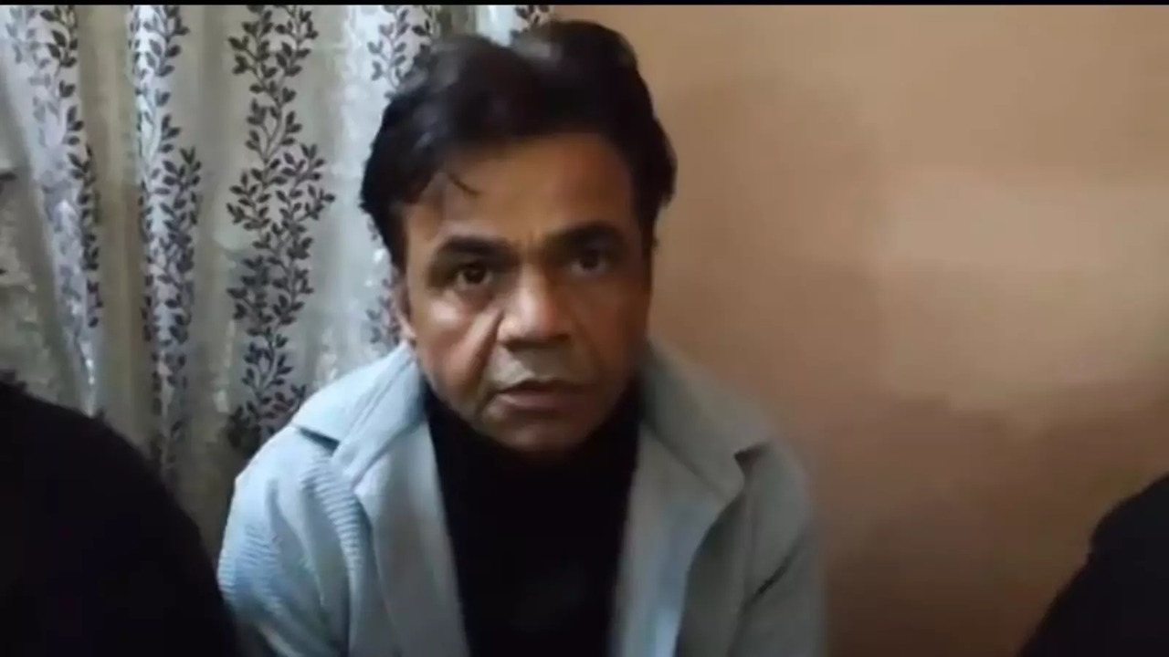 Rajpal Yadav Angrily Snatches Reporter's Phone On Being Asked About Cracker-Free Diwali Video - WATCH