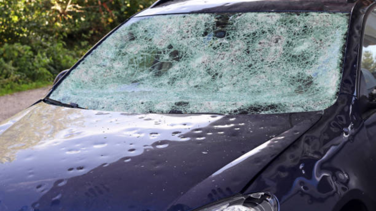 Man's car hit, goons hurl abuses in Bengaluru