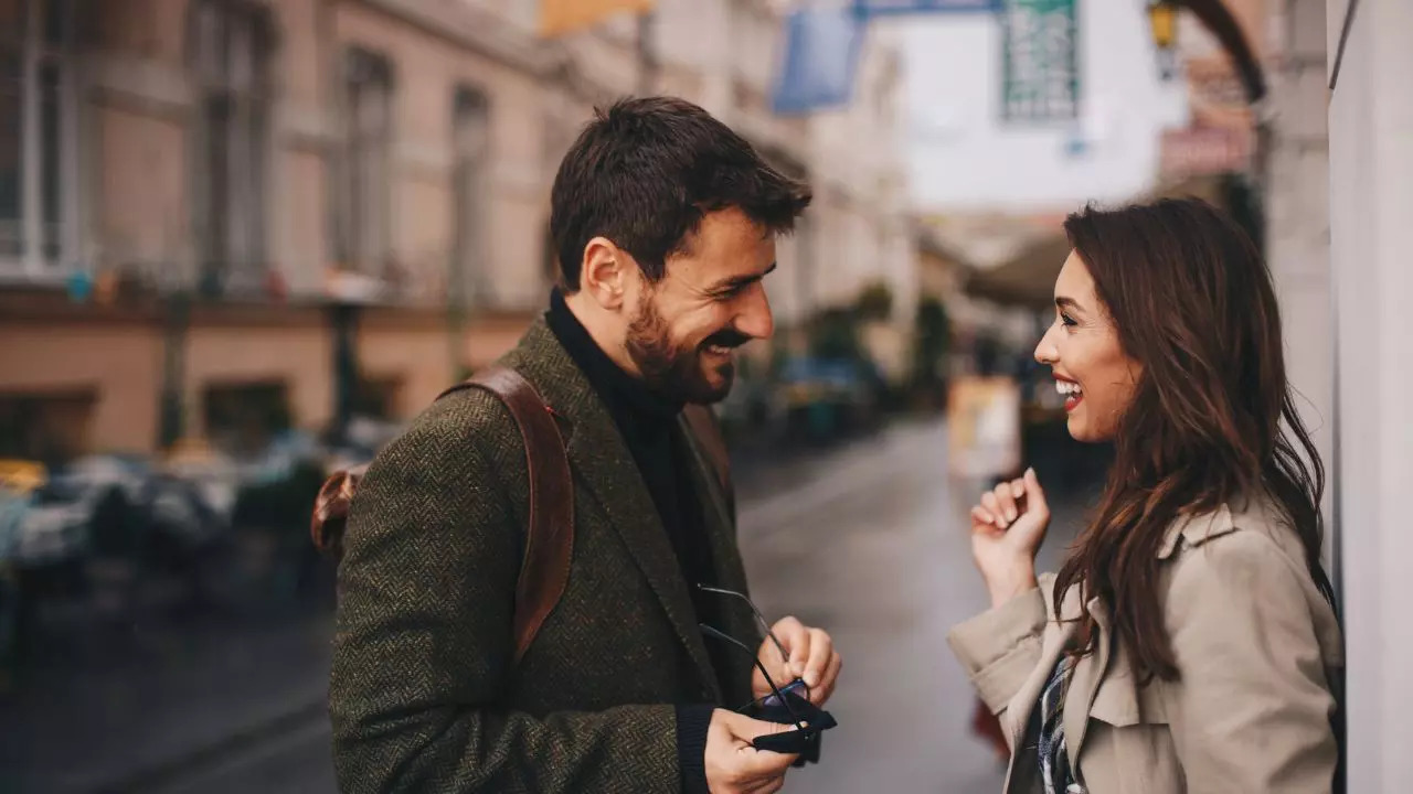 Want Tips To Flirt With Men Like A Pro? Here Are 5 Of Them