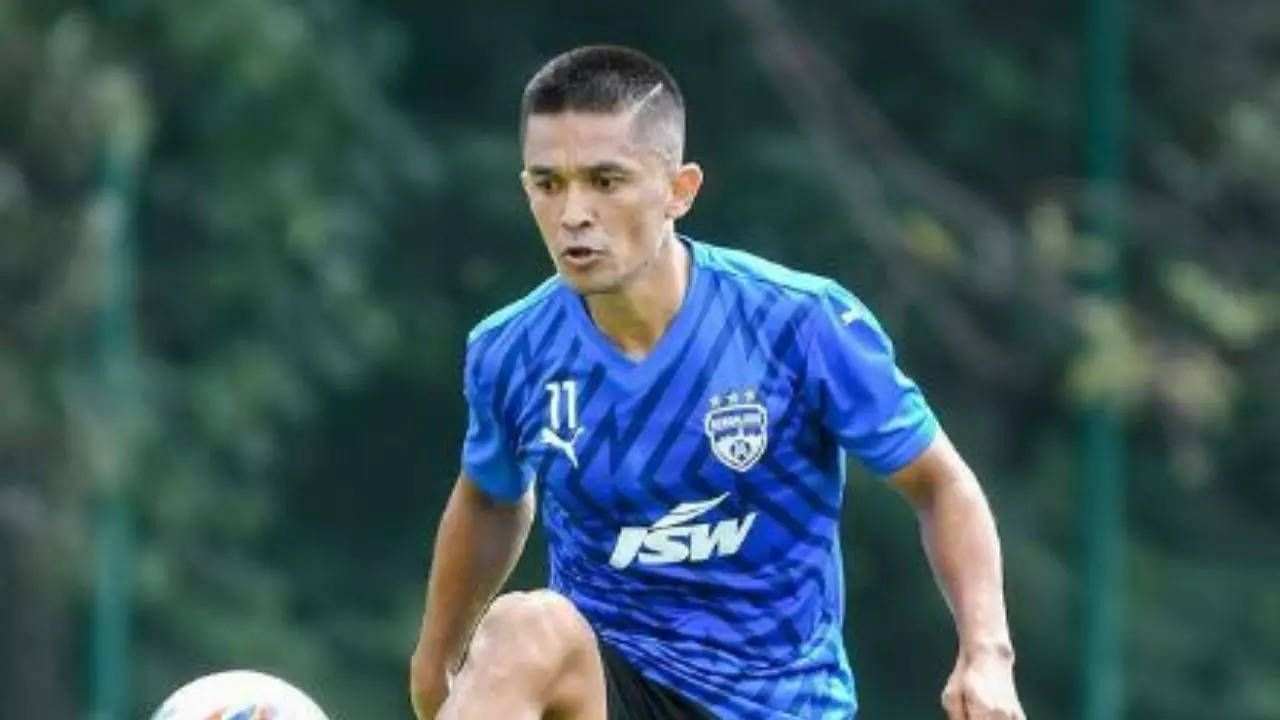 Unlock The Secret Behind Sunil Chhetri's Incredible Fitness; Know All About His Post-Dinner Stretching