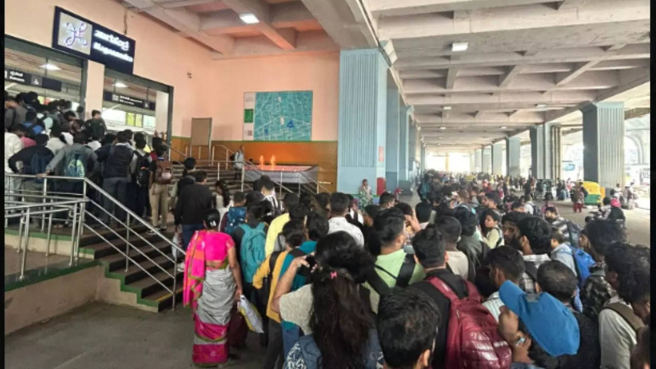 Long Queue Outside Bengaluru's Nagasandra Metro Station