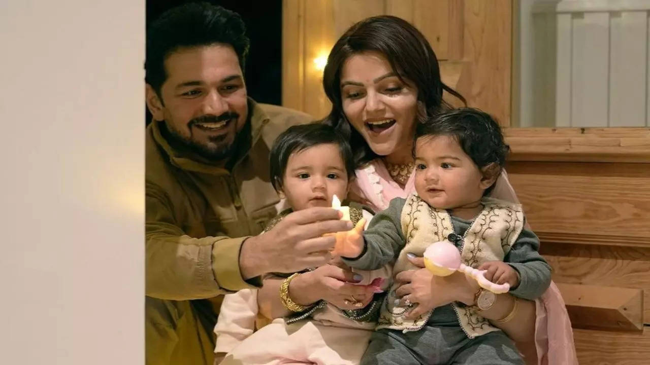 Abhinav Shukla Poses With His 'Three Laxmis' Rubina Dilaik, daughters Edhaa-Jeeva In Late Diwali Post