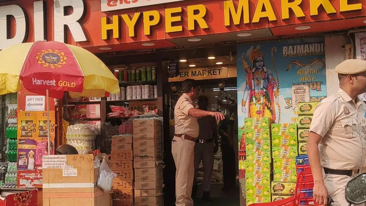 gunshots fired outside delhi’s raj mandir hypermarket; kapil nandu gang suspected, say sources