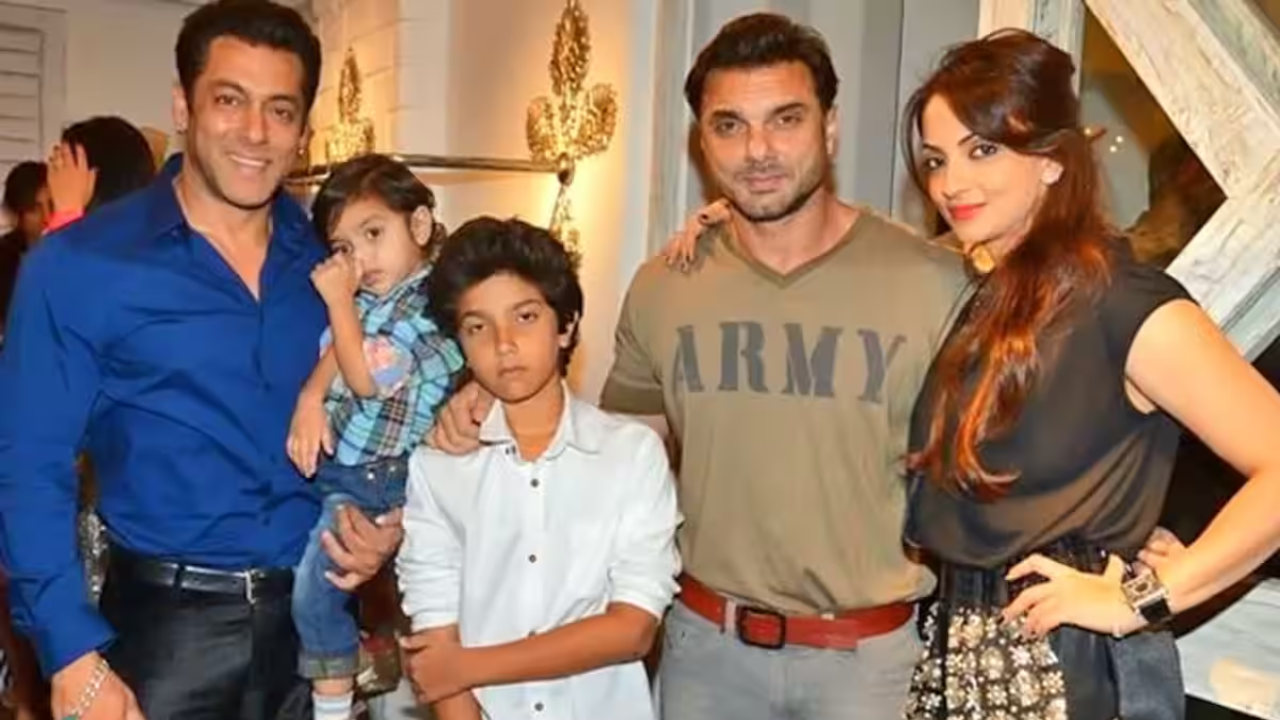 Seema Sadejah, with Sohail Khan, Salman Khan and her two sons