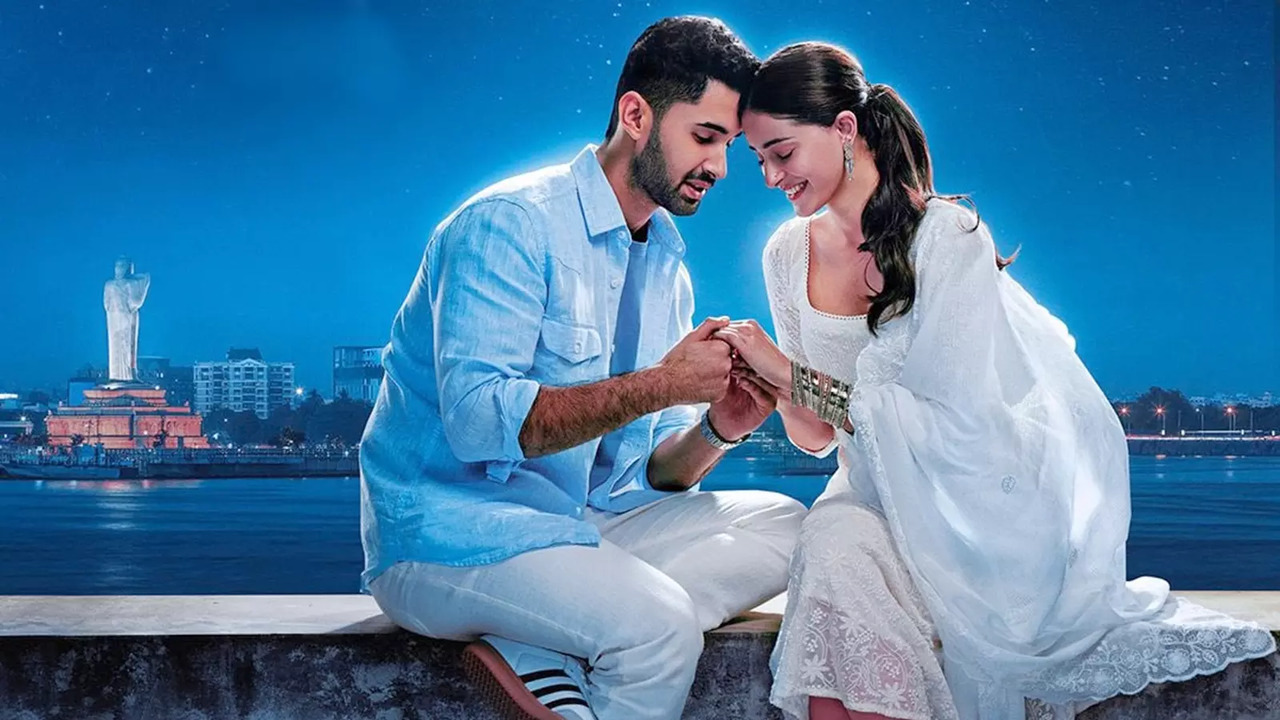 Chand Mera Dil First Look Posters: Karan Johar Announces New Film With His 'Two Chands' Ananya Panday, Lakshya