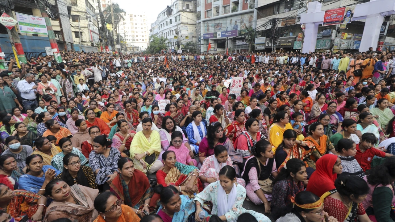 hindu community protesting in bangladesh