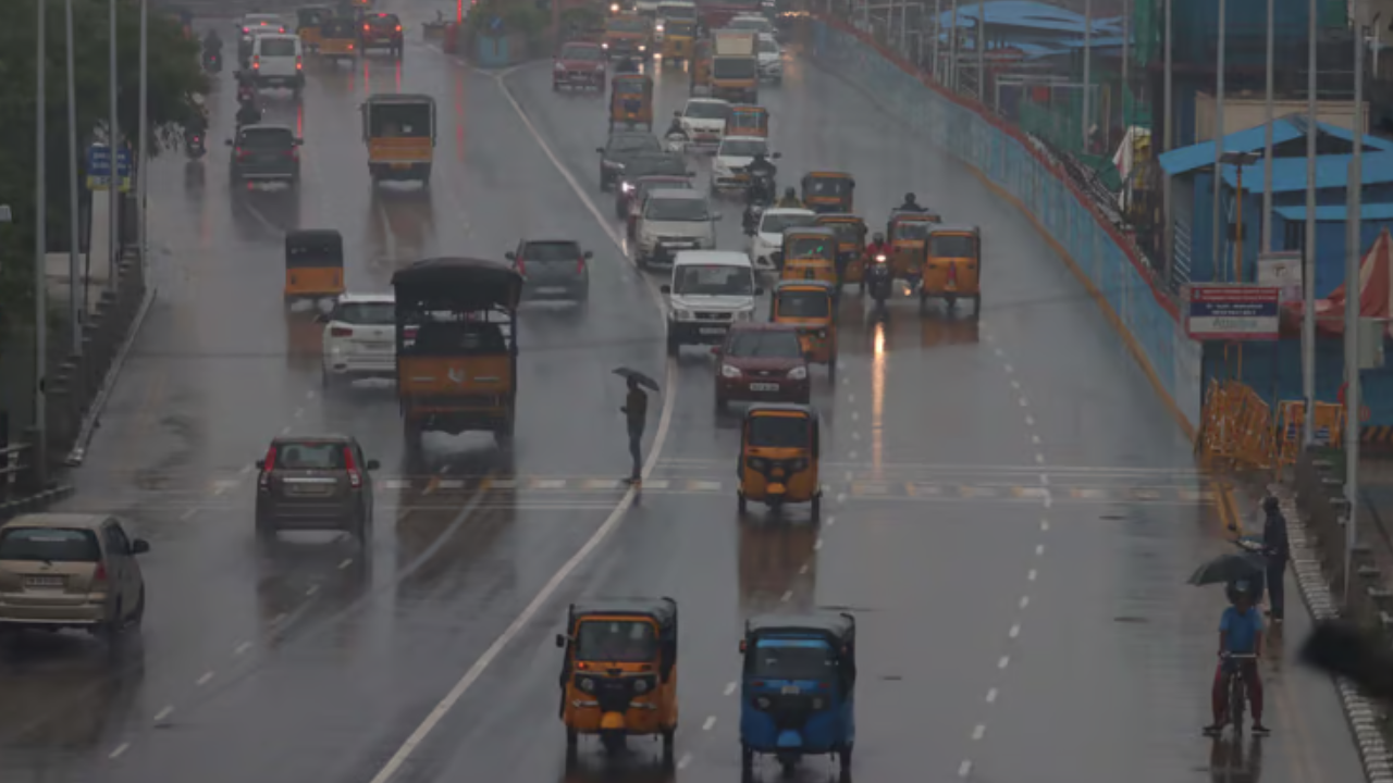 Chennai Weather: Heavy Rain, Thunderstorms Expected as Cyclonic Circulation Brings Intense Weather