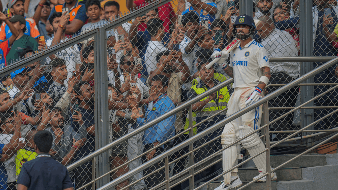 Virat Kohli Test Wankhede Stairs